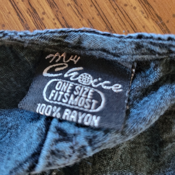 Vintage Button Down Denim Colored Top With Delicate Detailing Size Sm/Med - Picture 7 of 7